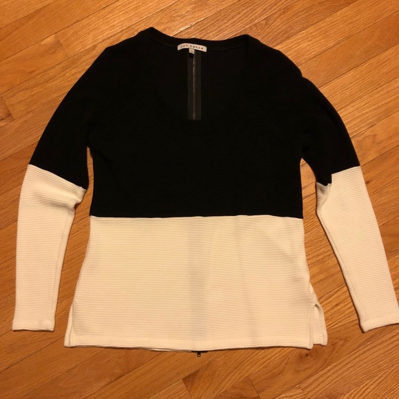 red haute Tops - Red haute Color Block Long Sleeve Knit Top